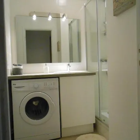 Διαμέρισμα Agreable Et Confortable Studio Centre Les Bains Parking Calme Ensoleille *